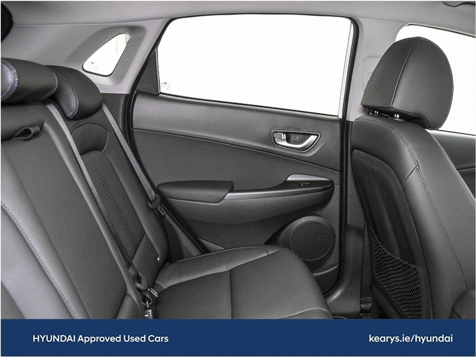 2023 Hyundai Kona EV Premium 64 kWh €23,777
