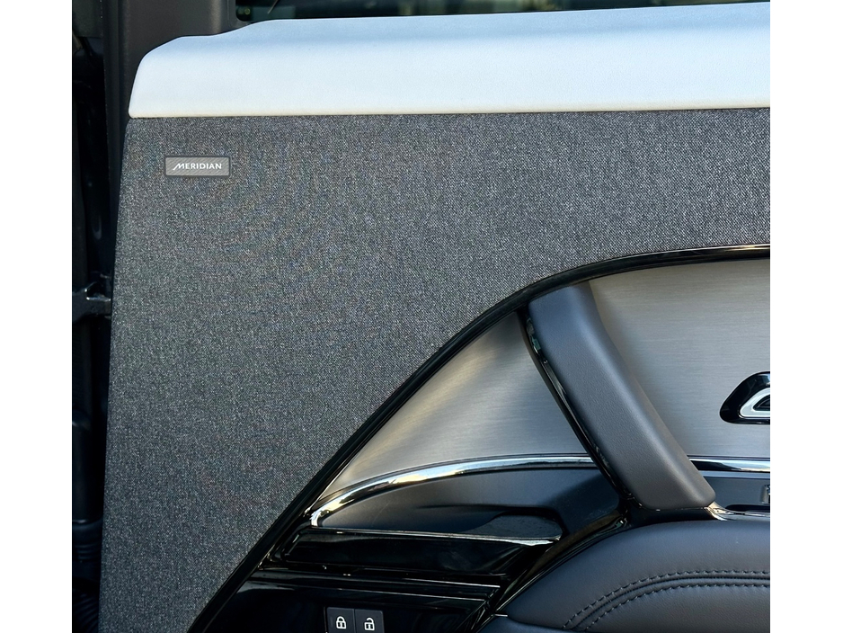 2025 Land Rover Range Rover Sport - image 15