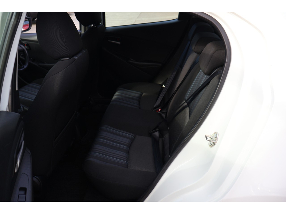 2016 Mazda Demio - image 22