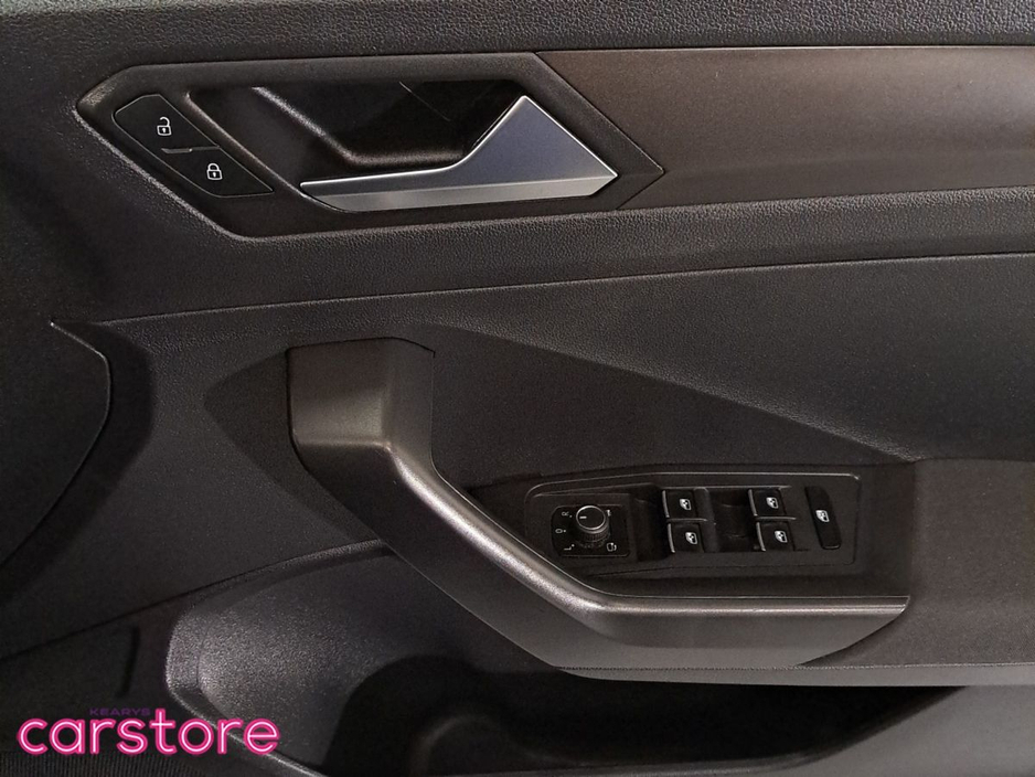 2019 Volkswagen T-Roc - image 17