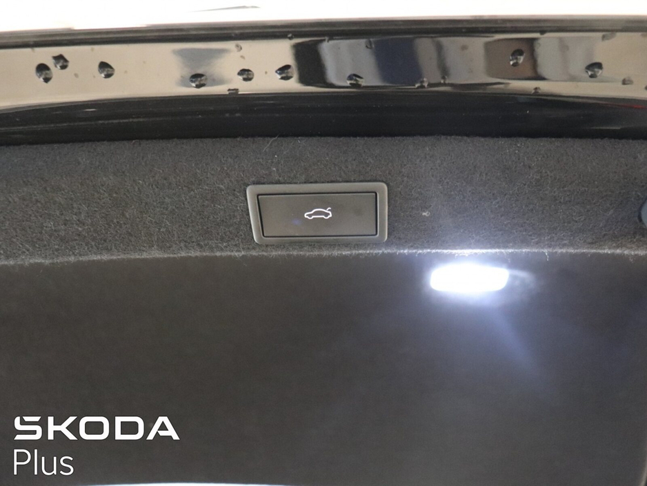 2025 Skoda Superb - image 28