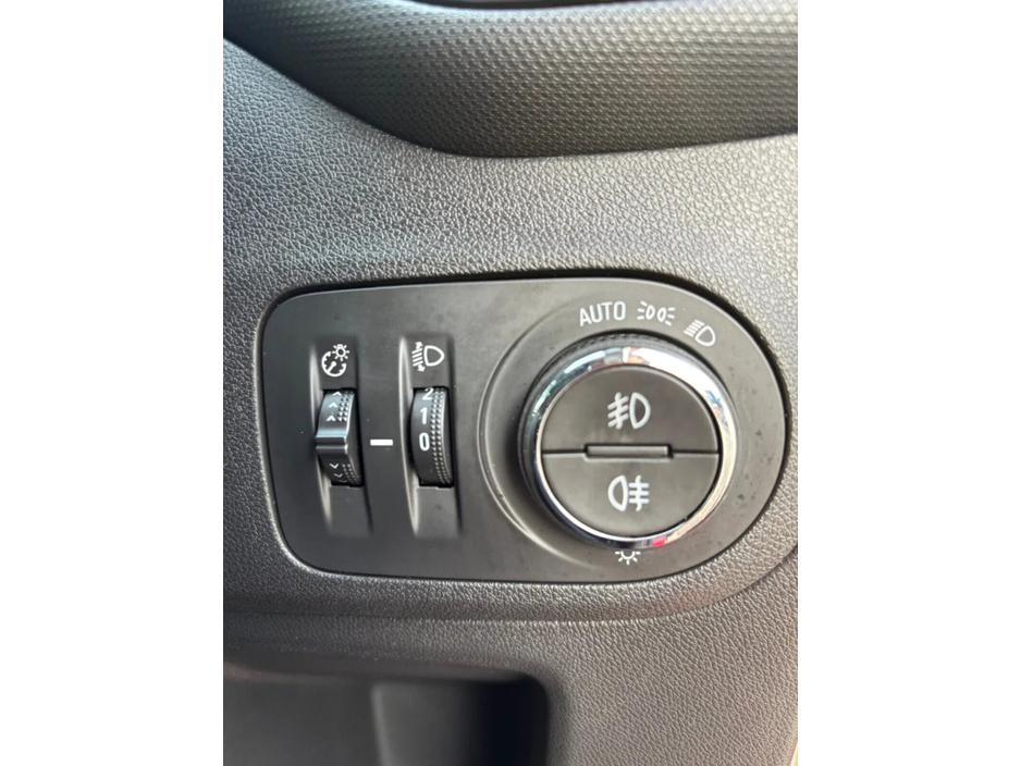 2022 Opel Crossland X 1.2i (83PS) 5 Speed SC €15,750