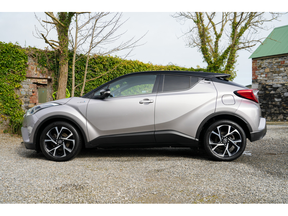 2017 Toyota C-HR - image 10