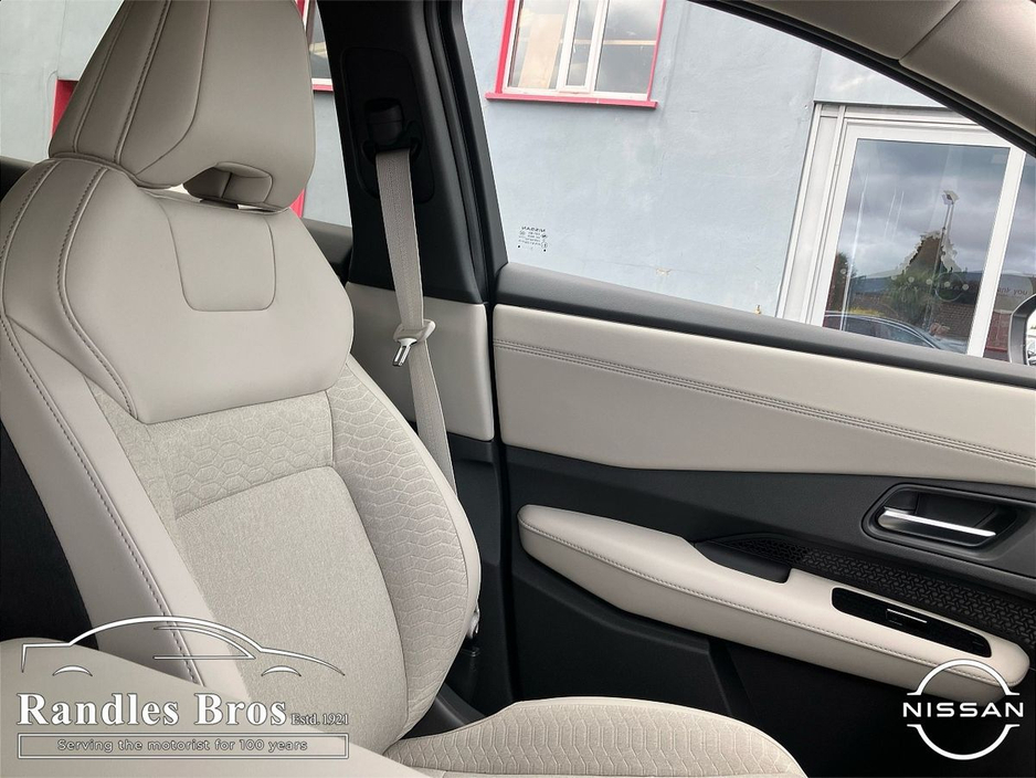 2025 Nissan Ariya - image 19