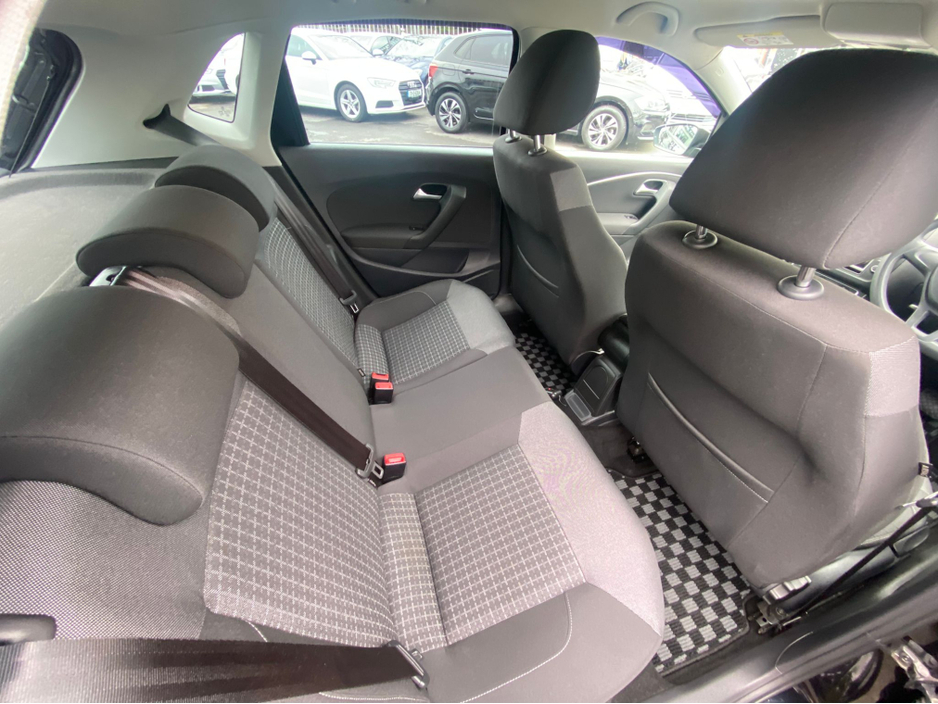 2017 Volkswagen Polo - image 6