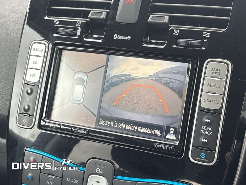 2017 Nissan Leaf - image 14