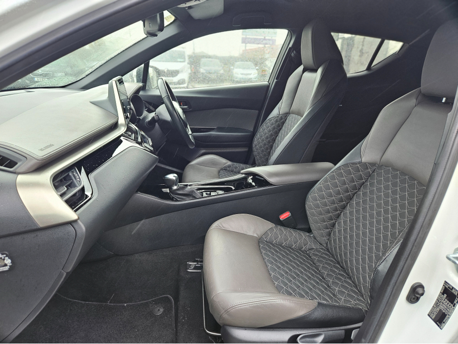 2022 Toyota C-HR 1.8 HYBRID SOL 4DR AUTO €19,950