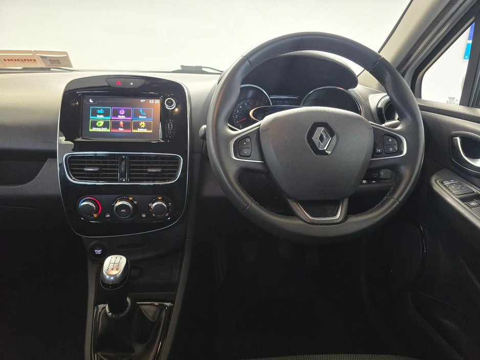 2019 Renault Clio - image 7