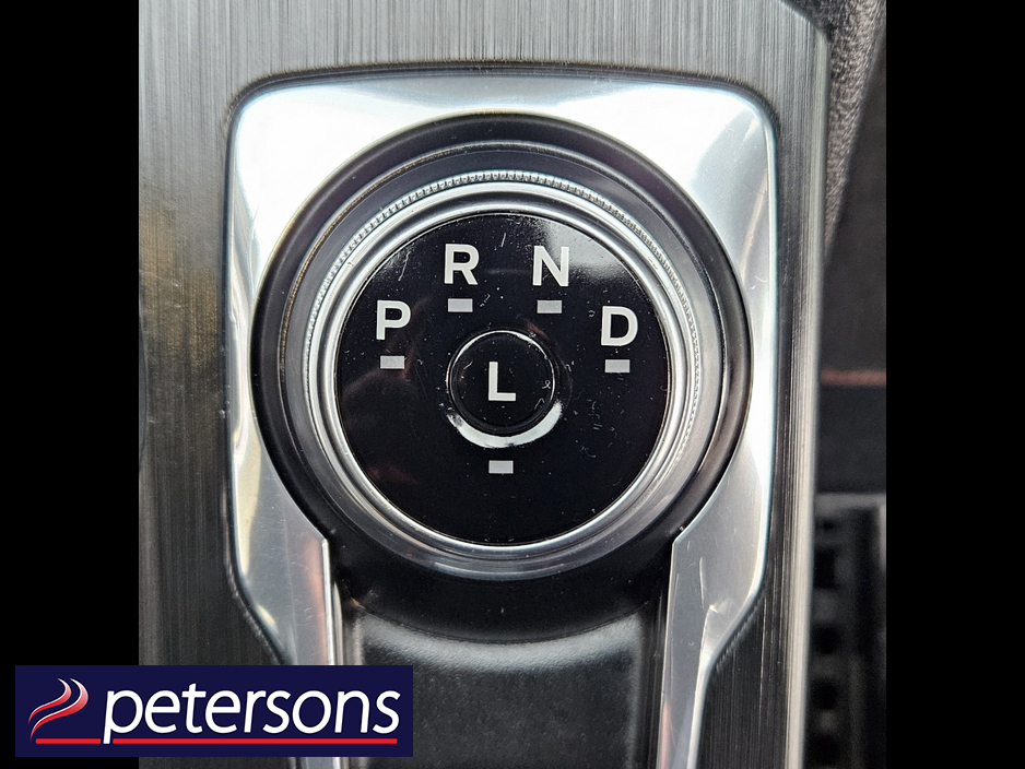 2020 Ford Kuga - image 25