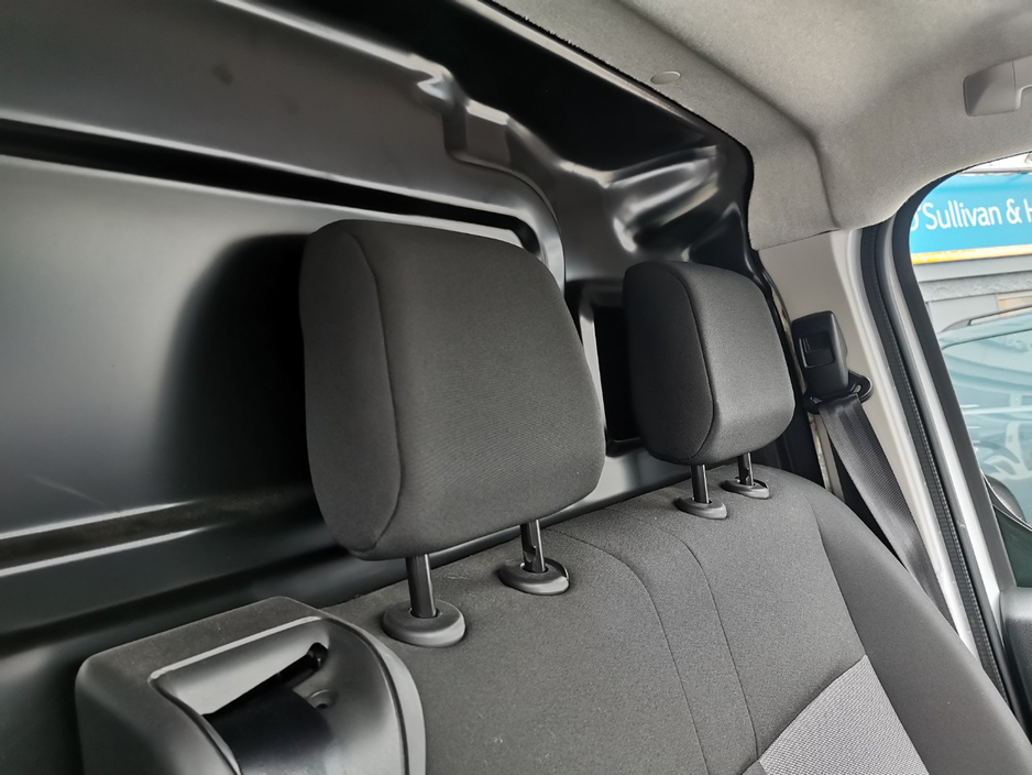 2023 Citroen Dispatch - image 14