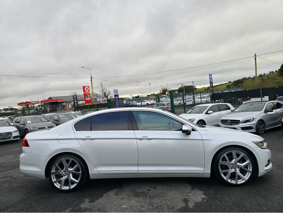 2015 Volkswagen Passat 1.4 TSI HI SPEC EDITION  SAT-NAV REV CAMERA BLIND-SPOT CARPLAY ANDROID AUTO €16,950