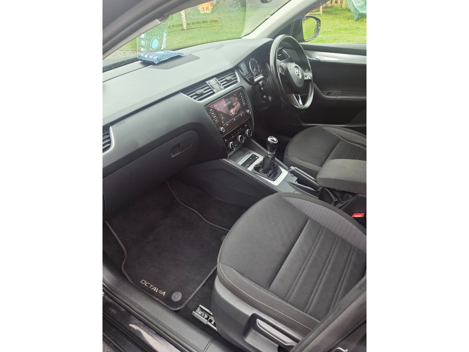 2017 Skoda Octavia - image 9