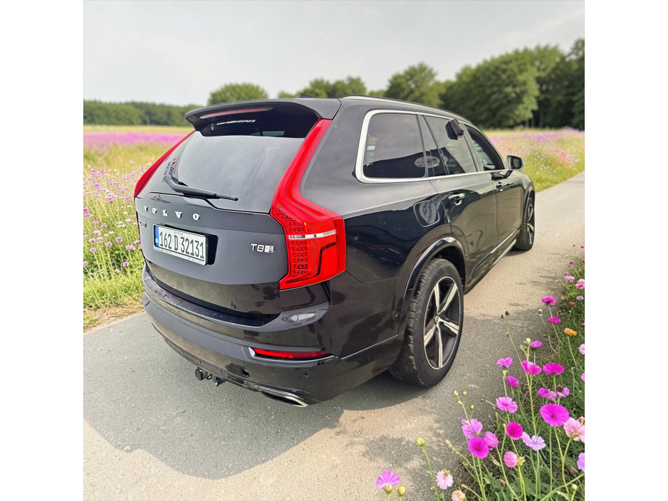 2016 Volvo XC90 - image 10