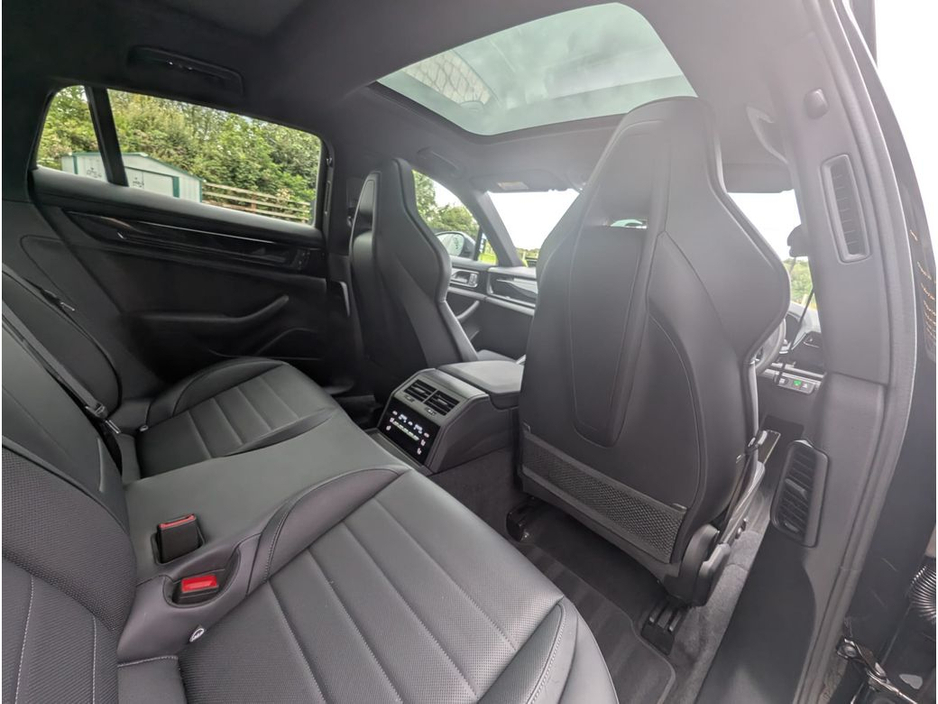 2025 Porsche Panamera Hybrid 4 - 4+1 Adaptive Cruise Control *ARRIVING SOON* €129,888