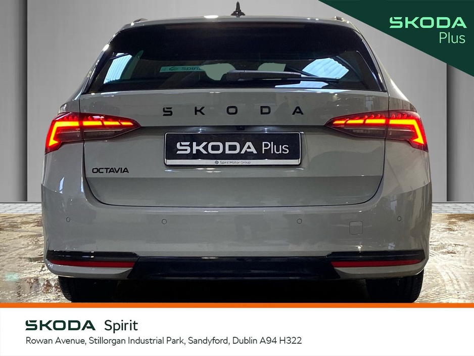 2025 Skoda Octavia - image 12