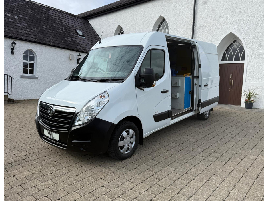 2018 Opel Movano - image 9