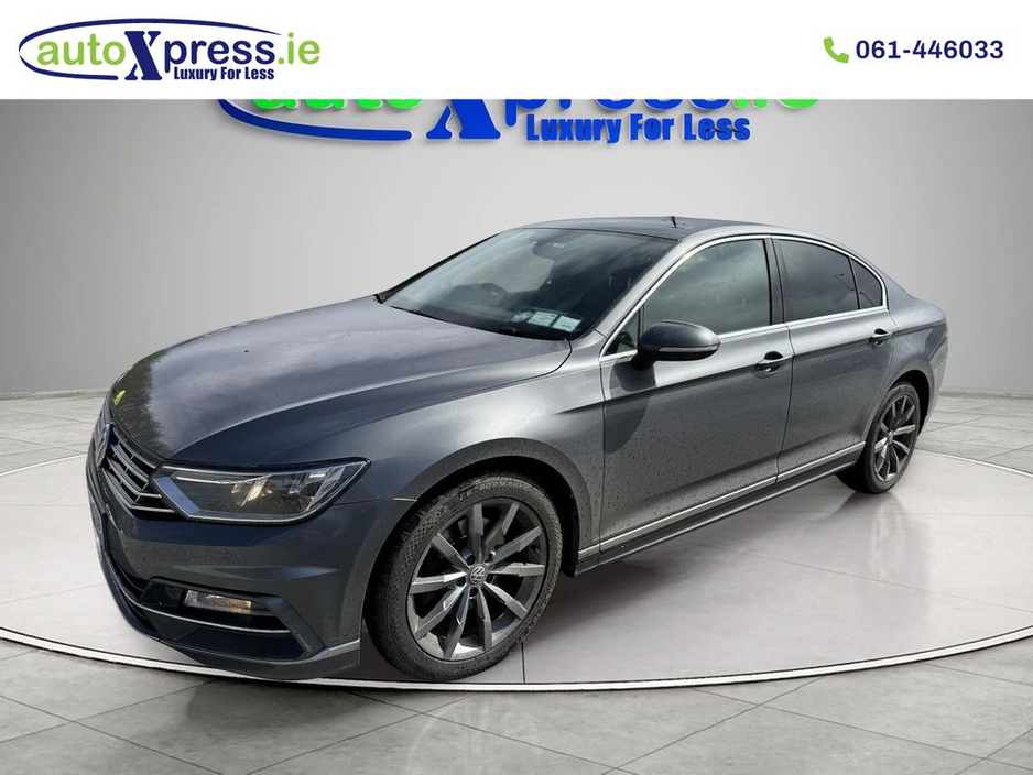 2017 Volkswagen Passat - image 2