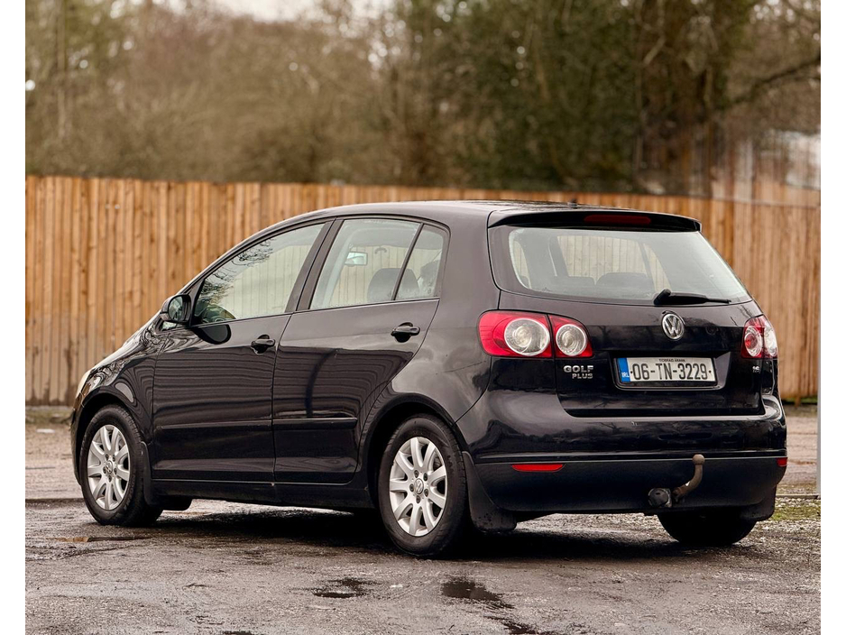 2006 Volkswagen Golf - image 16