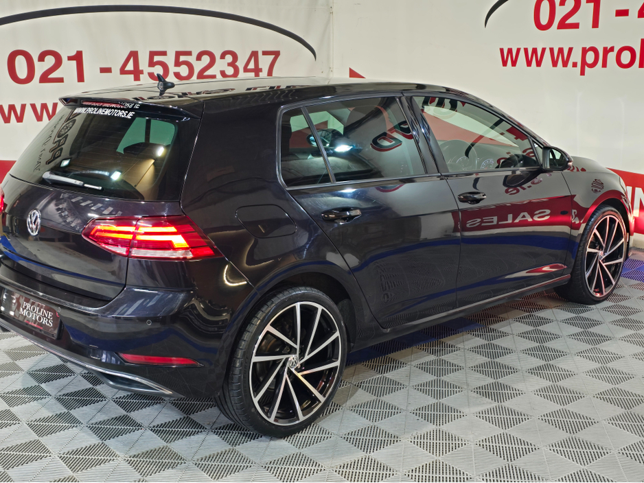 2019 Volkswagen Golf - image 11