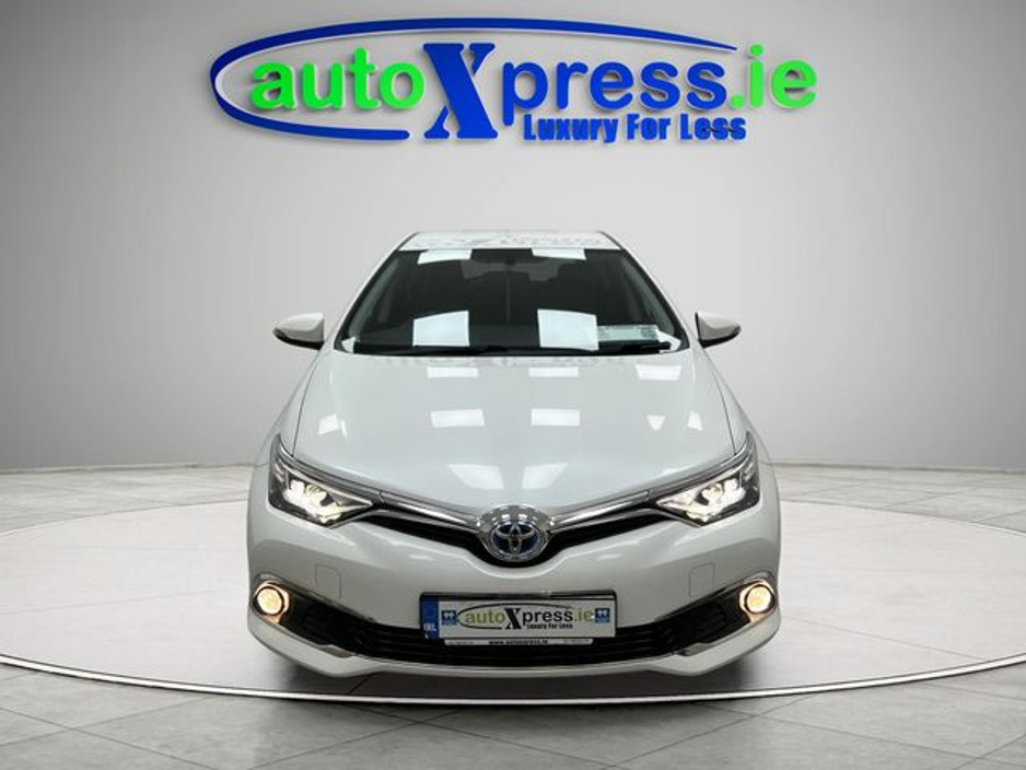 2016 Toyota Auris 1.8 Automatic, Hybrid, Reversing camera €12,895