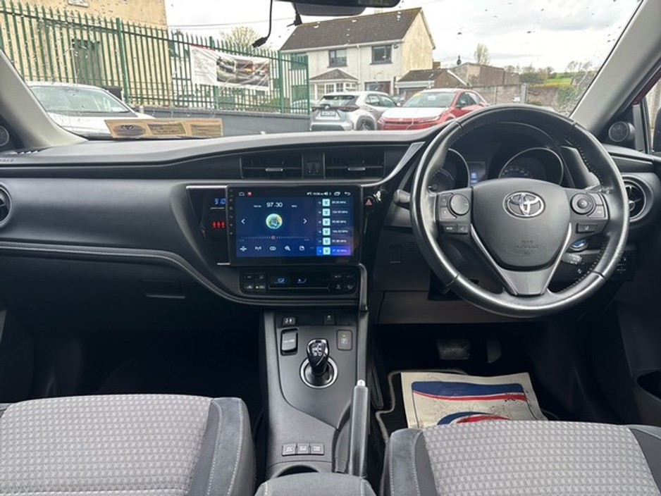 2018 Toyota Auris - image 8