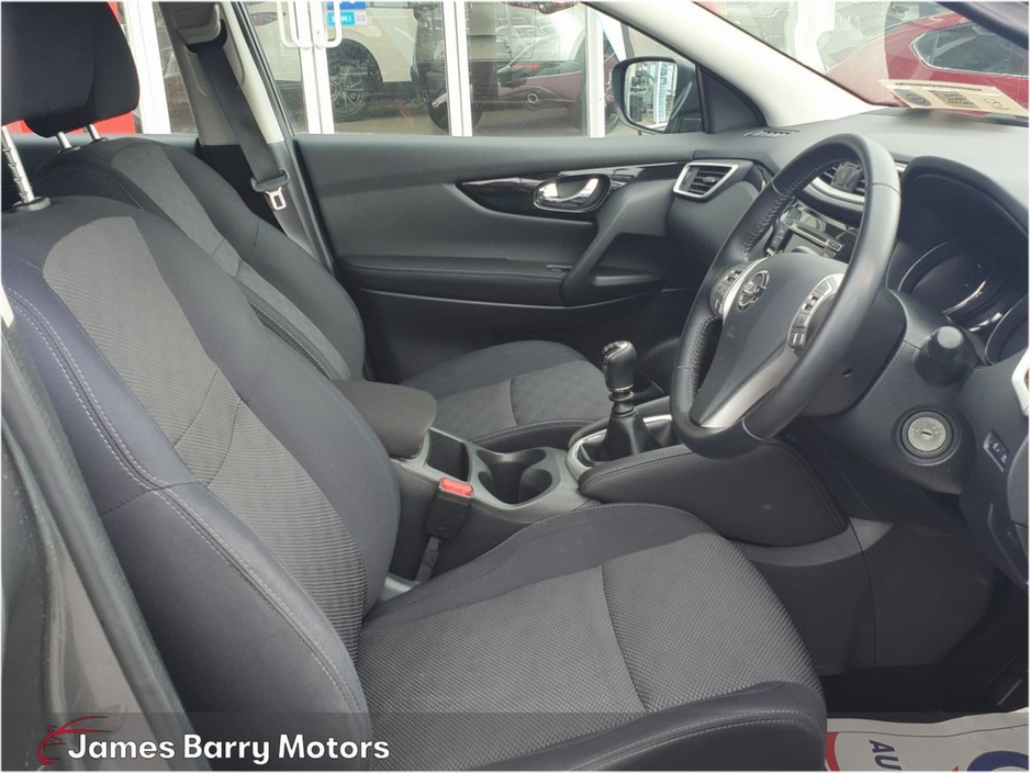 2015 Nissan Qashqai - image 11