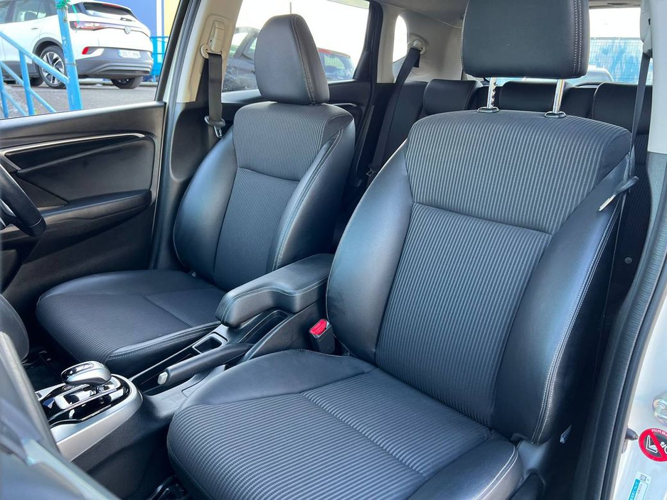 2018 Honda Fit - image 6