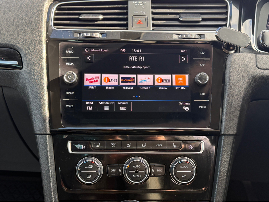 2019 Volkswagen Golf - image 16