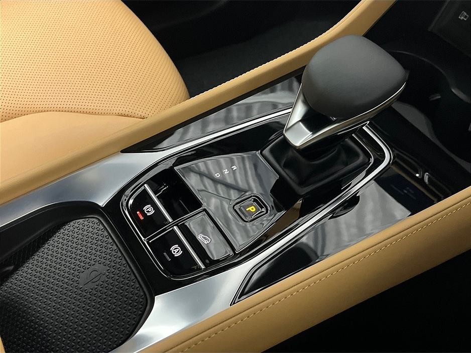 2025 MG HS - image 16