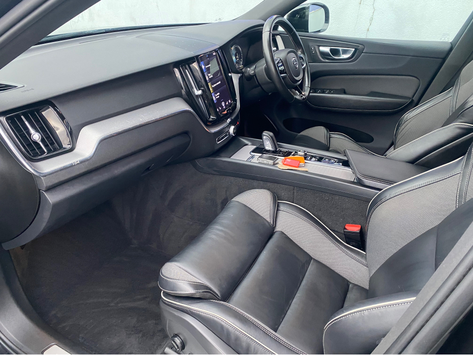 2021 Volvo XC60 2.0 R-DESIGN T6 RCHARG AWD AUTO 337BHP €28,800