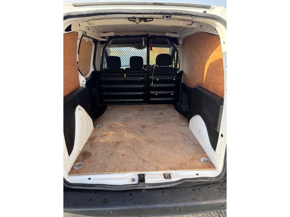 2017 Peugeot Partner - image 7