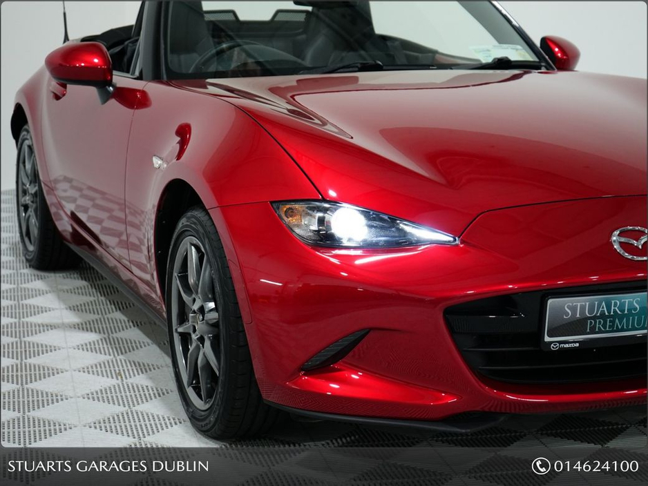 2017 Mazda MX-5 *SOLD DEPOSIT TAKEN*1.5P GT ROADSTER IN SOUL RED CRYSTAL WITH BLACK LEATHER. HEATED SEATS, 17” SMOKED ALLOYS, KEYLESS ENTRY, LANE DEPARTURE WARNING, B