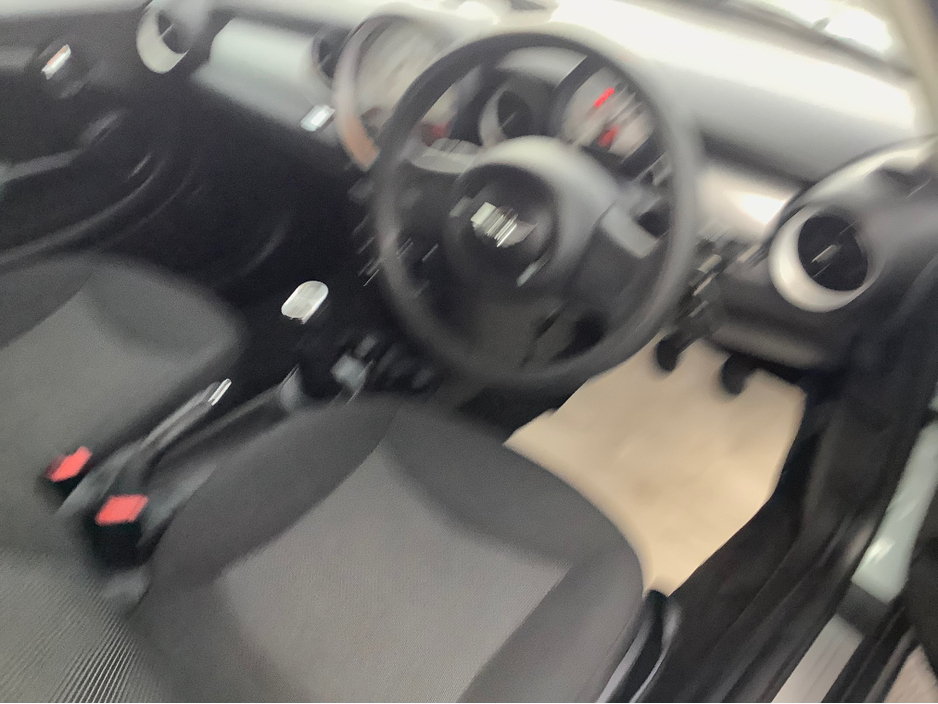 2012 MINI Hatch - image 8