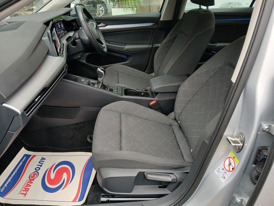 2024 Volkswagen Golf 1.0 TSI 110HP Life, FSH, Silver Met, 26km. €28,750