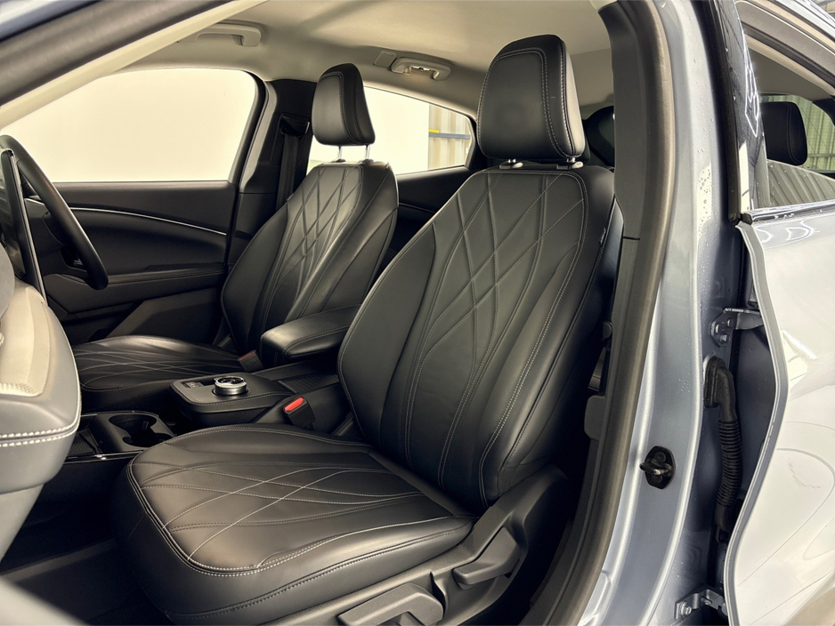 2023 Ford Mustang MACH-E RWD STANDARD RANGE**HEATED LEATHER SEATS**HEATED MULTIFUNCTIONAL STEERING WHEEL**DIGITAL DASH**TOUCHSCREEN APPLE CAR PLAY**NAVIGATION**DUAL CLIMATE**REVERSE CAMERA**PARKING SENSORS** €35,995