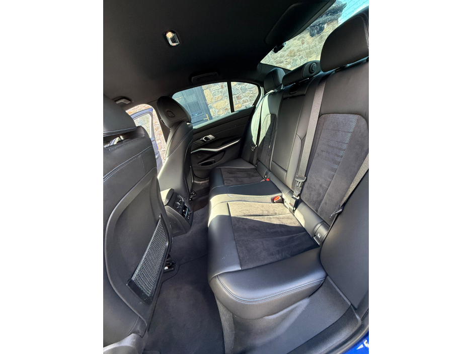 2020 BMW 3 Series - image 16