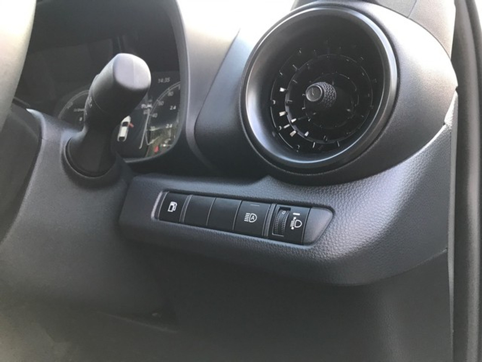 2025 Toyota C-HR - image 13