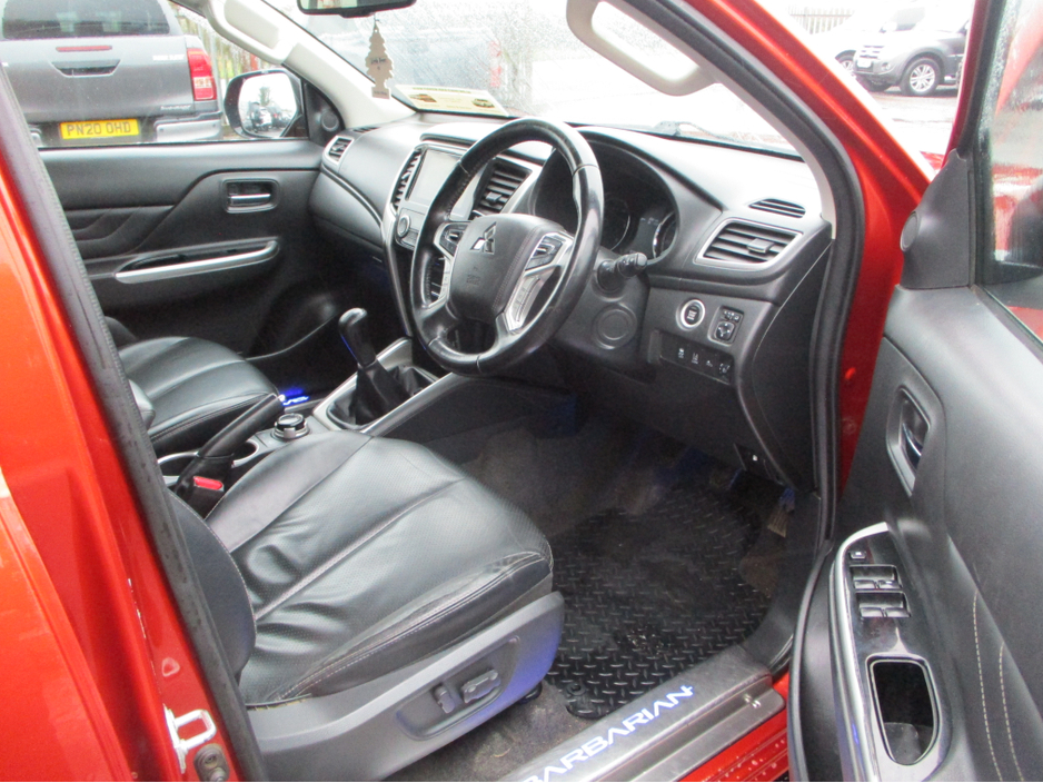 2021 Mitsubishi L200 2.3 DID BARBARIAN €26,829