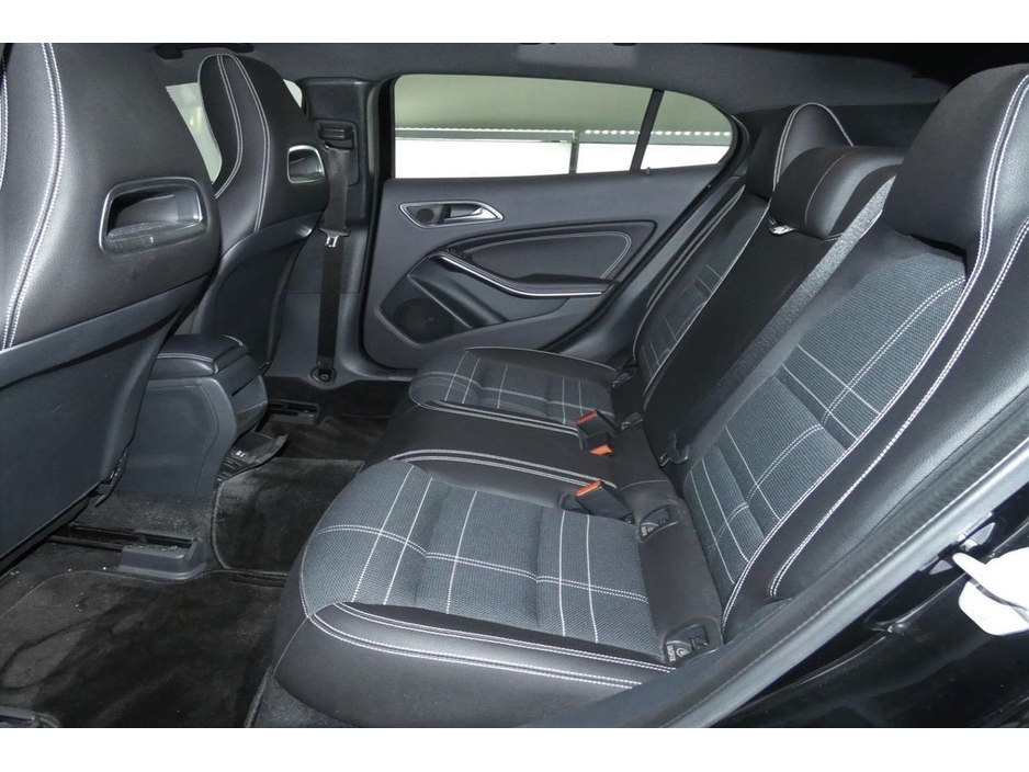 2017 Mercedes-Benz GLA Class GLA 180 *HALF LEATHER*REVERSE CAM*PARK SENSORS* €20,990