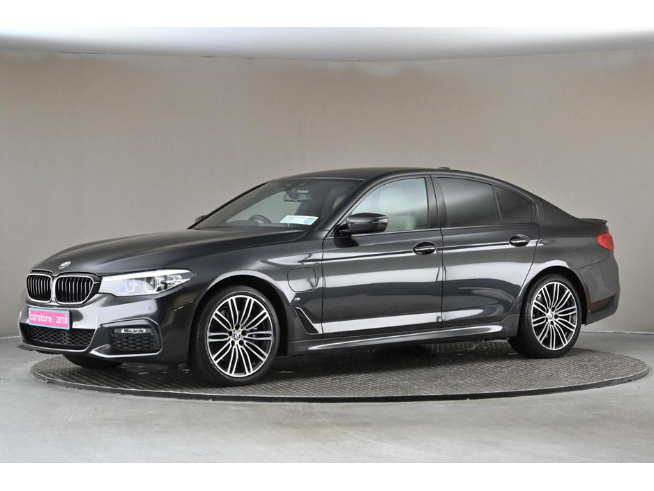 2018 BMW 5 Series - image 4