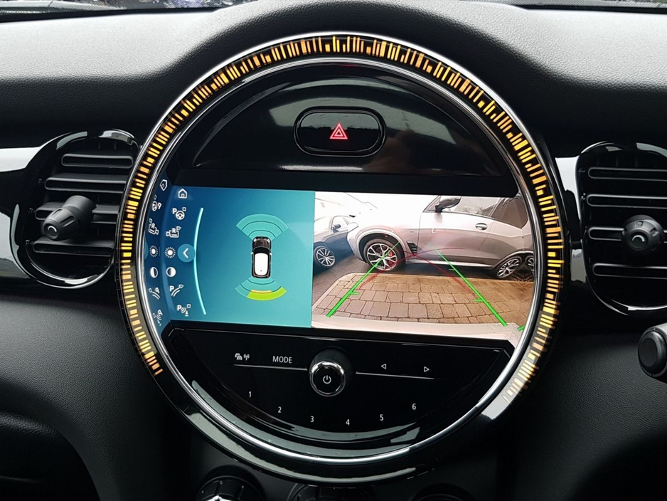 2023 MINI Hatch - image 23