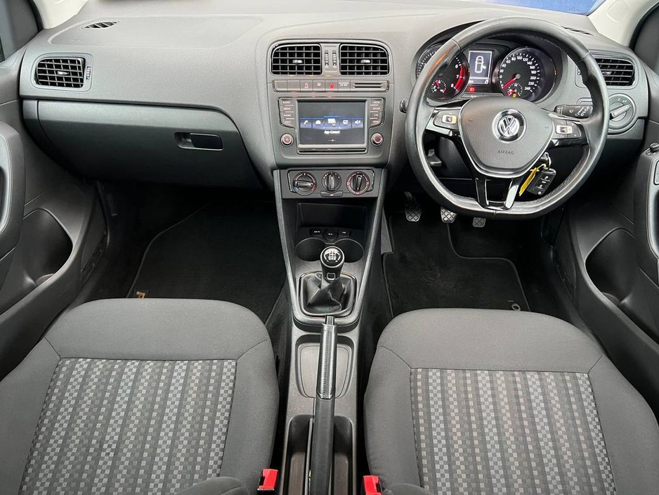 2017 Volkswagen Polo - image 11