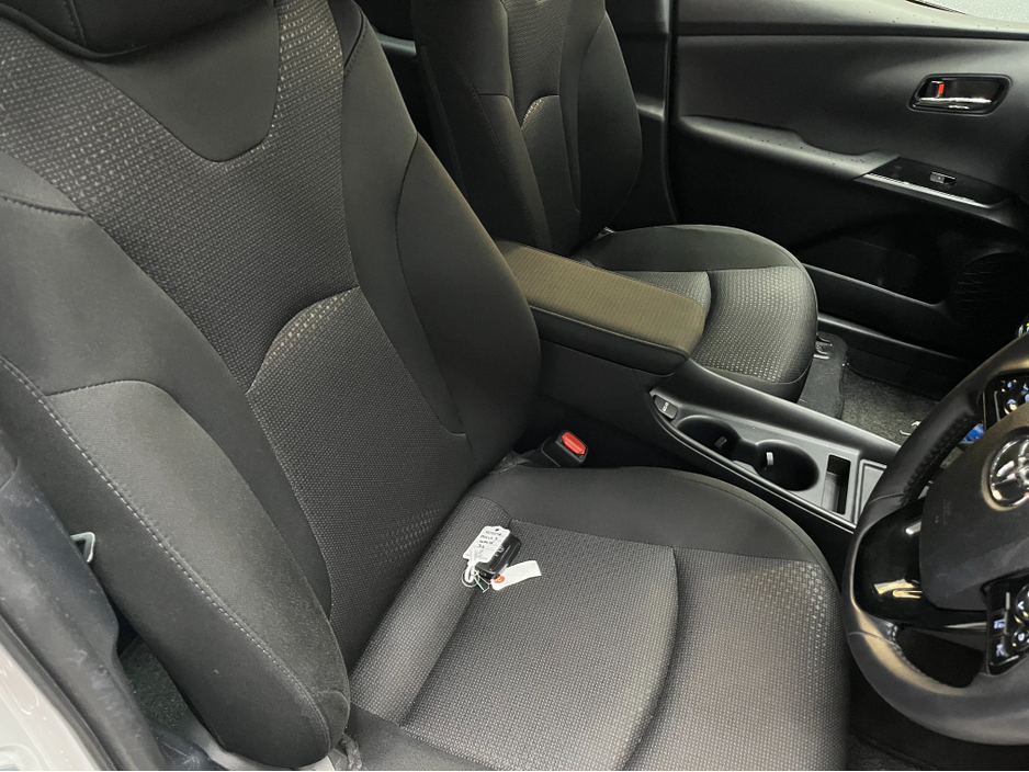 2022 Toyota Prius 2022 TOYOTA PRIUS S 1.8 AUTOMATIC / CRUISE CONTROL / REVERSE CAMERA AND MORE