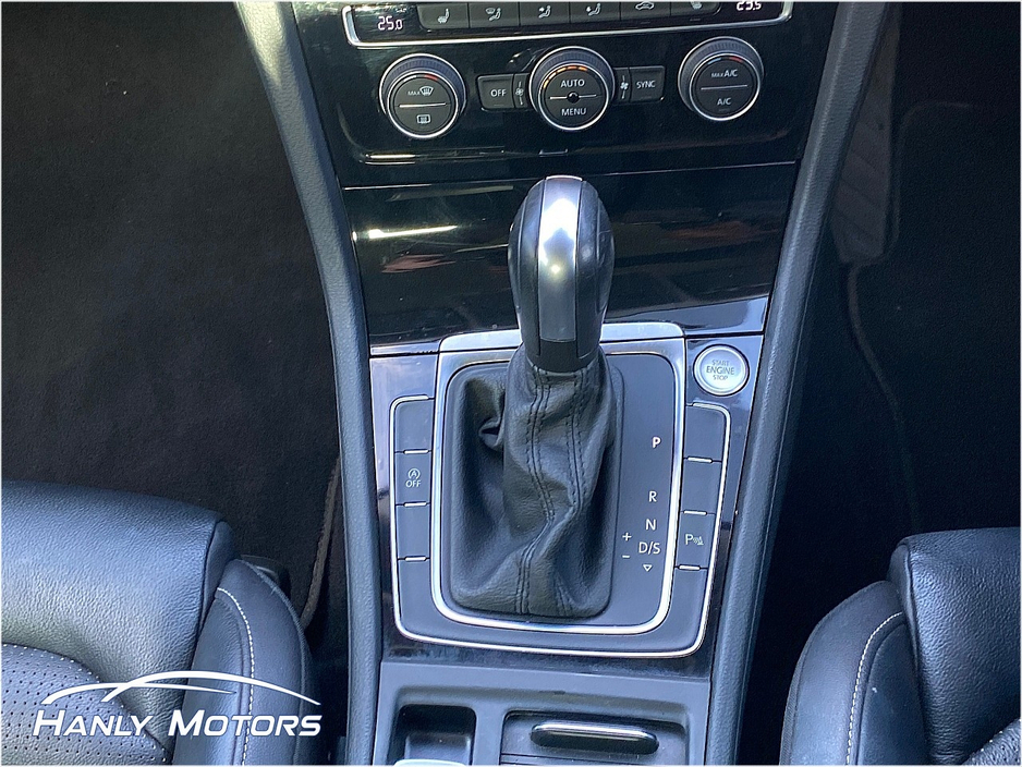 2020 Volkswagen Golf - image 23