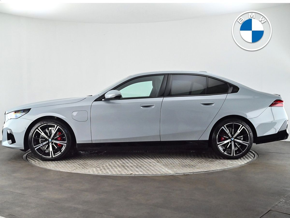 2025 BMW 5 Series 530e M Sport Pro Saloon €75,900