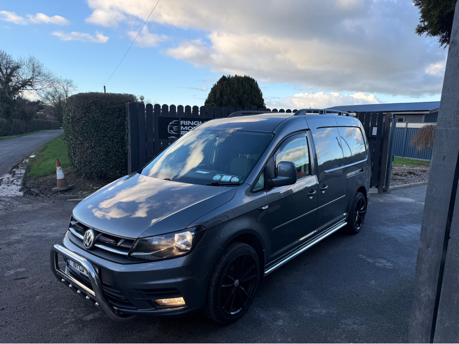 2018 Volkswagen Caddy - image 3