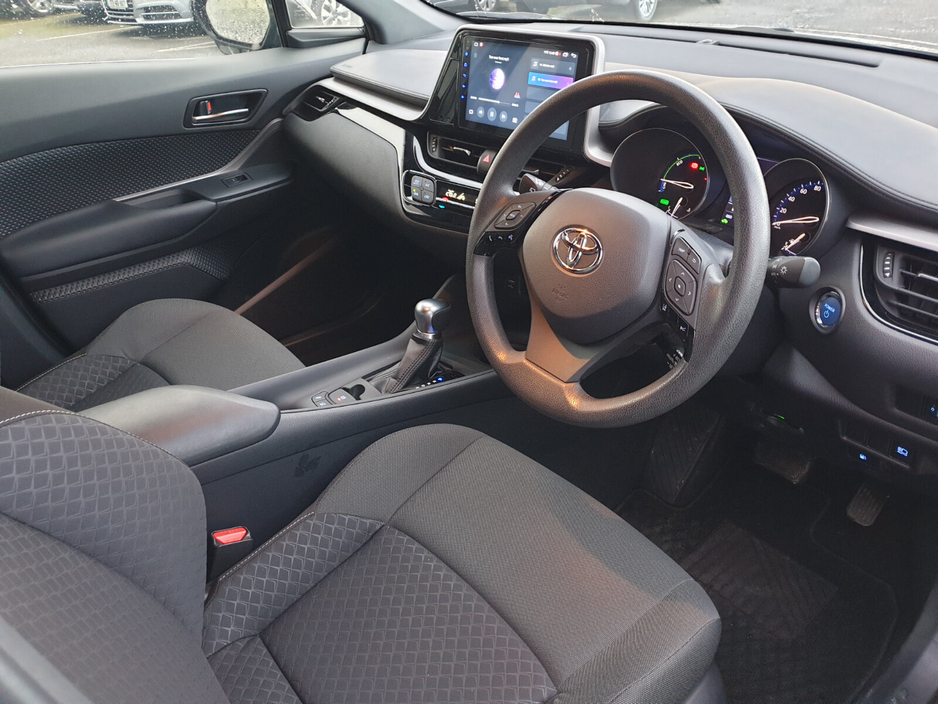 2020 Toyota C-HR - image 9