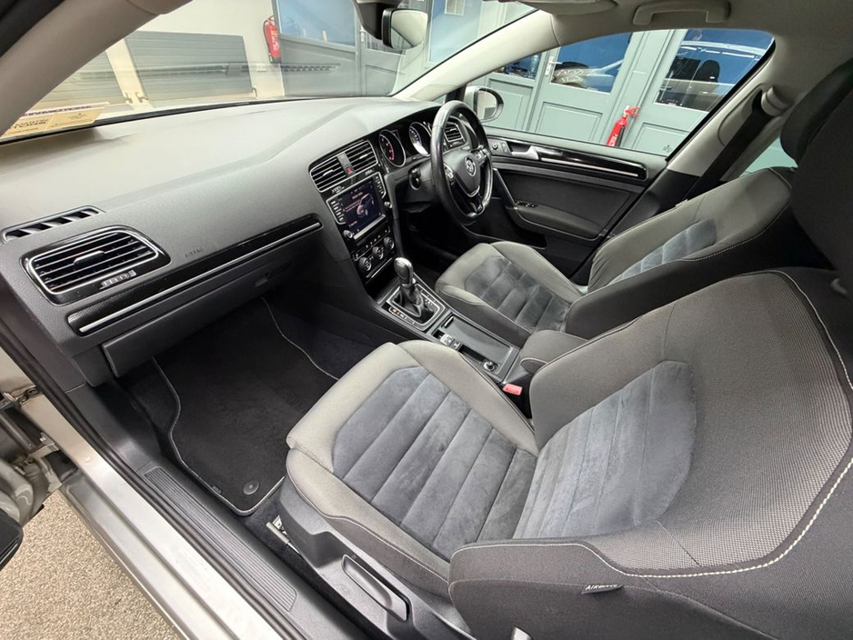 2017 Volkswagen Golf - image 24