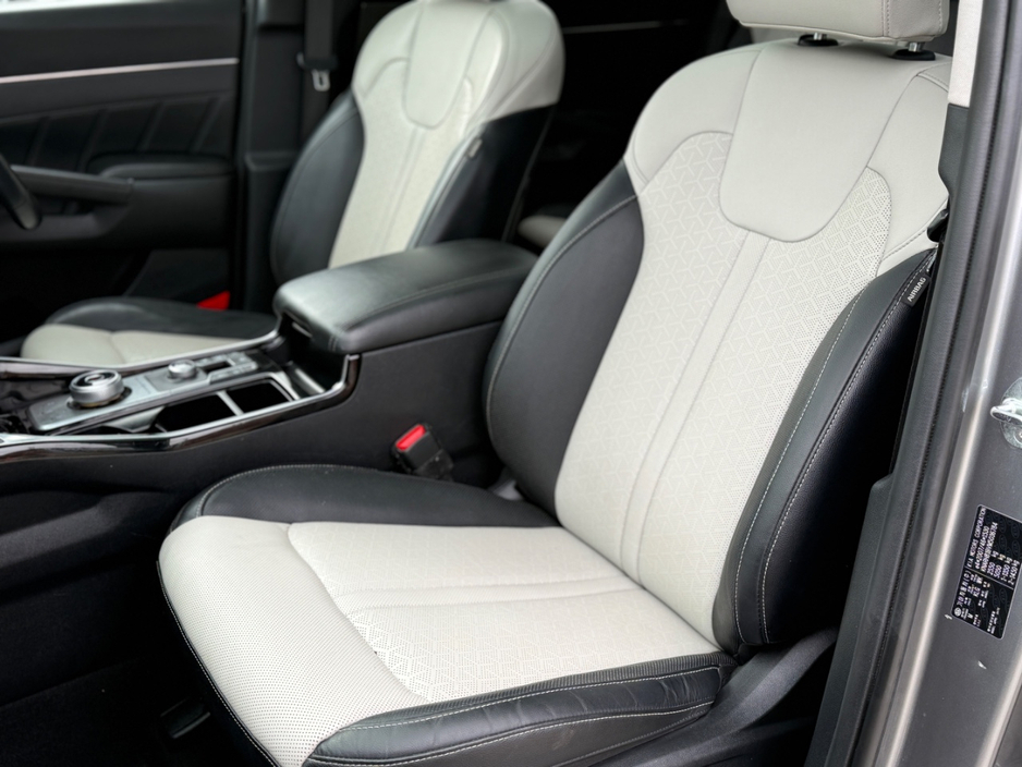 2021 Kia Sorento - image 33