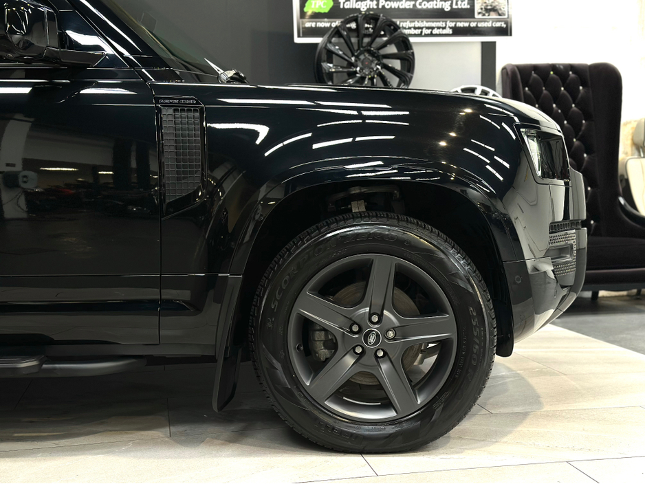 2025 Land Rover Defender - image 5